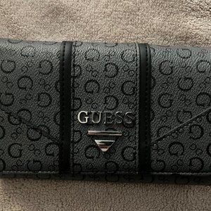 Guess Tri-fold Logo Wallet